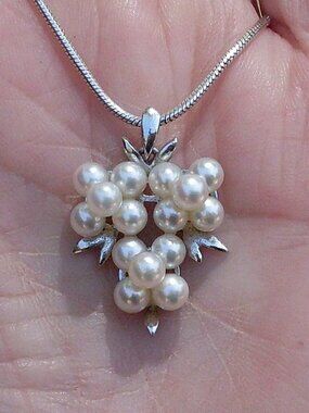 Vintage Mikimoto 15 Pearl Japanese Akoya Pearl Pendant w/Silver Chain